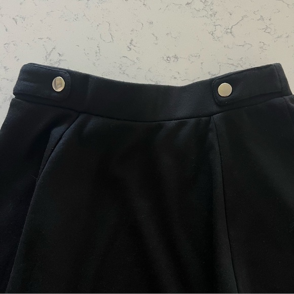 EUC New Look Black Elastic Waist Pleated A-Line Skater Mini Skirt Size UK 6 US 2 - Picture 6 of 10
